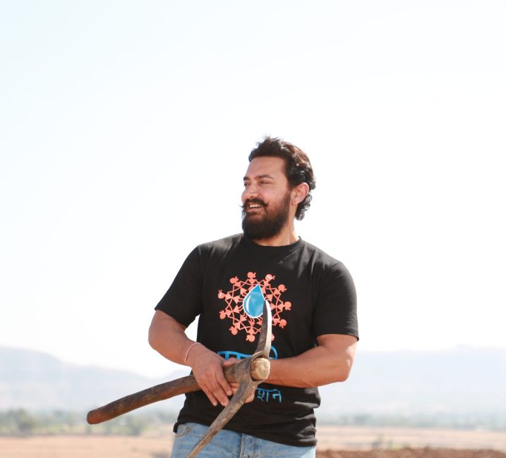 aamir shramadaan photo